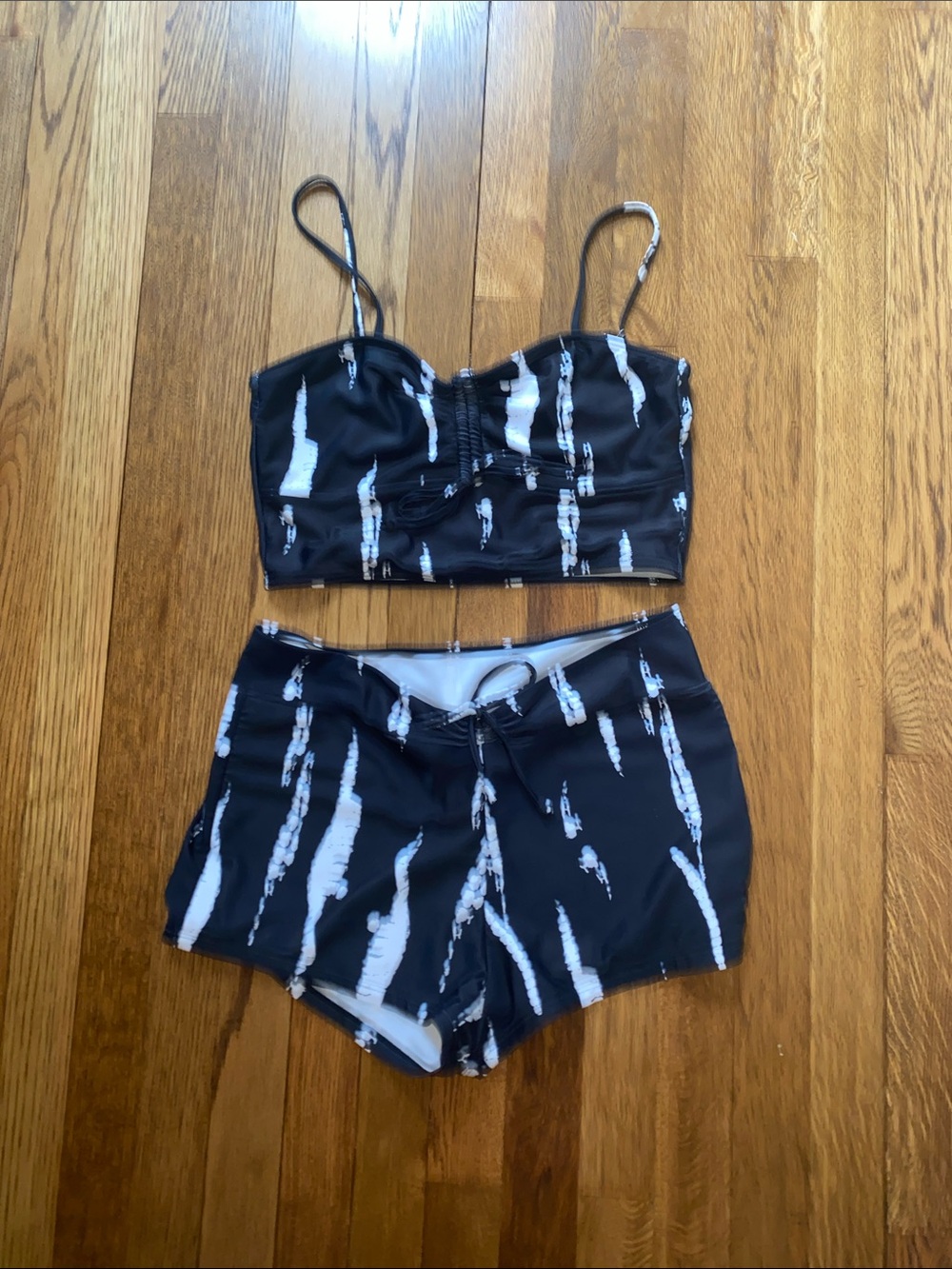 Womens Black & White Tie-Dye Two-Piece Swim Set
